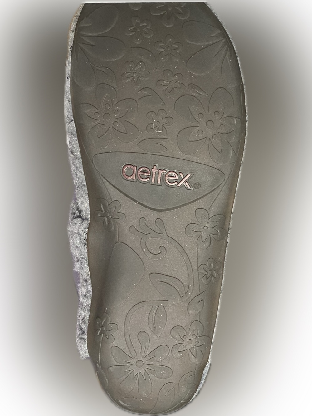 Aetrex Women's Charcoal Gray Cozy Sherpa Slip-On Slippers - Picture 11 of 11